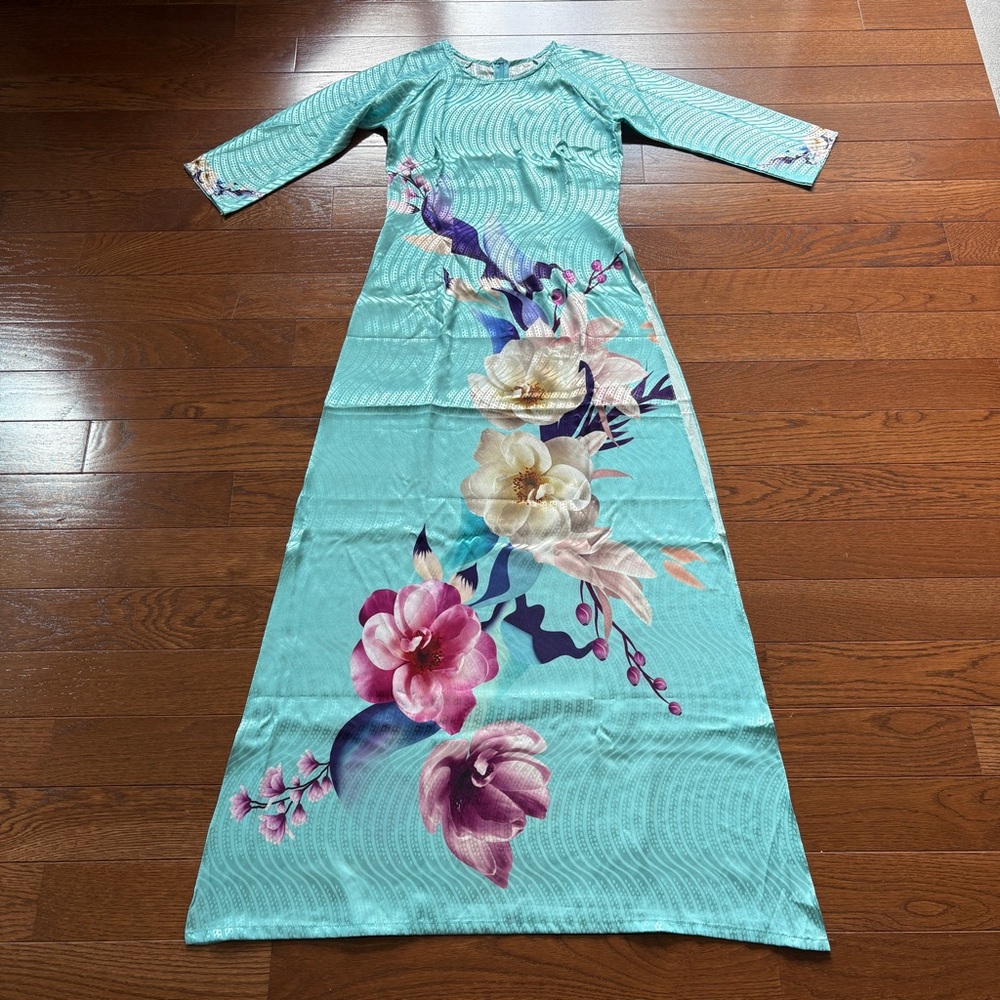 Viet Huong Collection Ao Dai with Emboss and Floral Print M